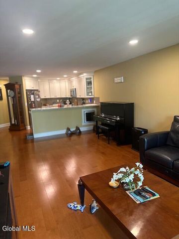 15 Patroon Pointe Drive, Rensselaer, NY 12144