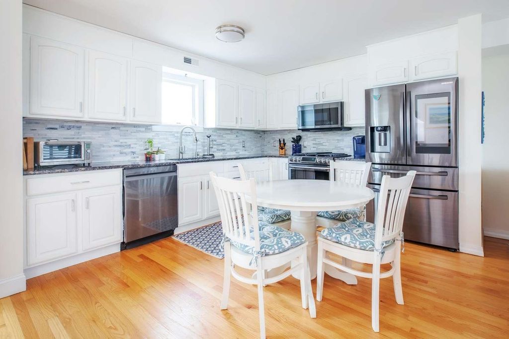 Image 11 of property listing at 35 Ashworth Ave # 3, Hampton, NH 03842