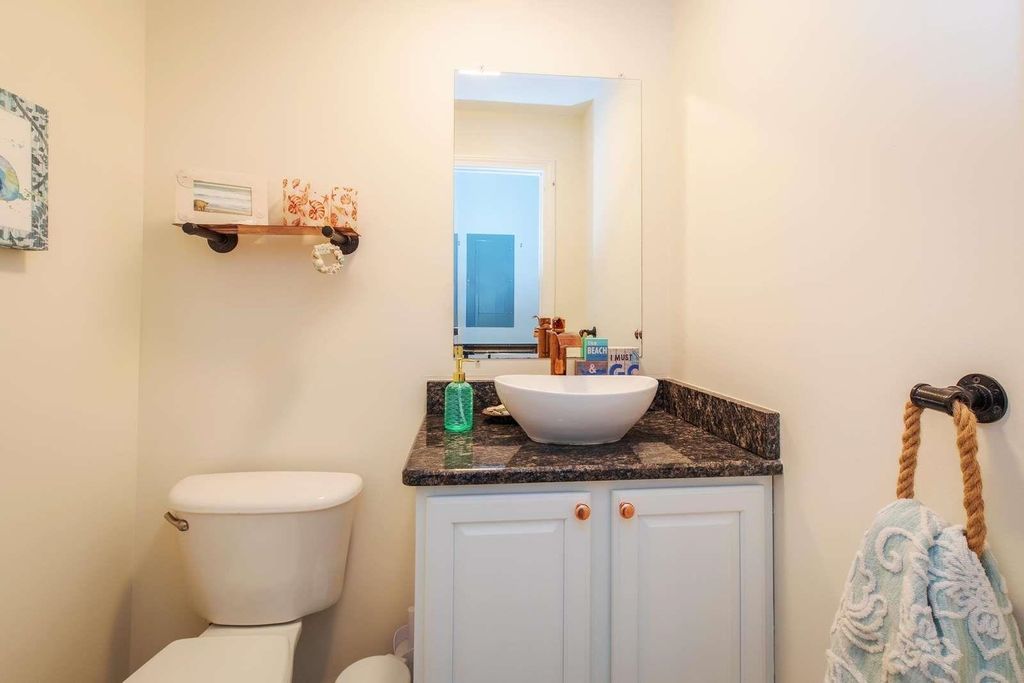Image 22 of property listing at 35 Ashworth Ave # 3, Hampton, NH 03842