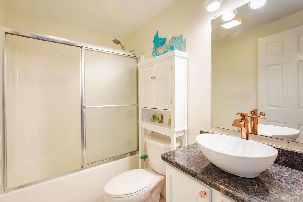 Image 33 of property listing at 35 Ashworth Ave # 3, Hampton, NH 03842