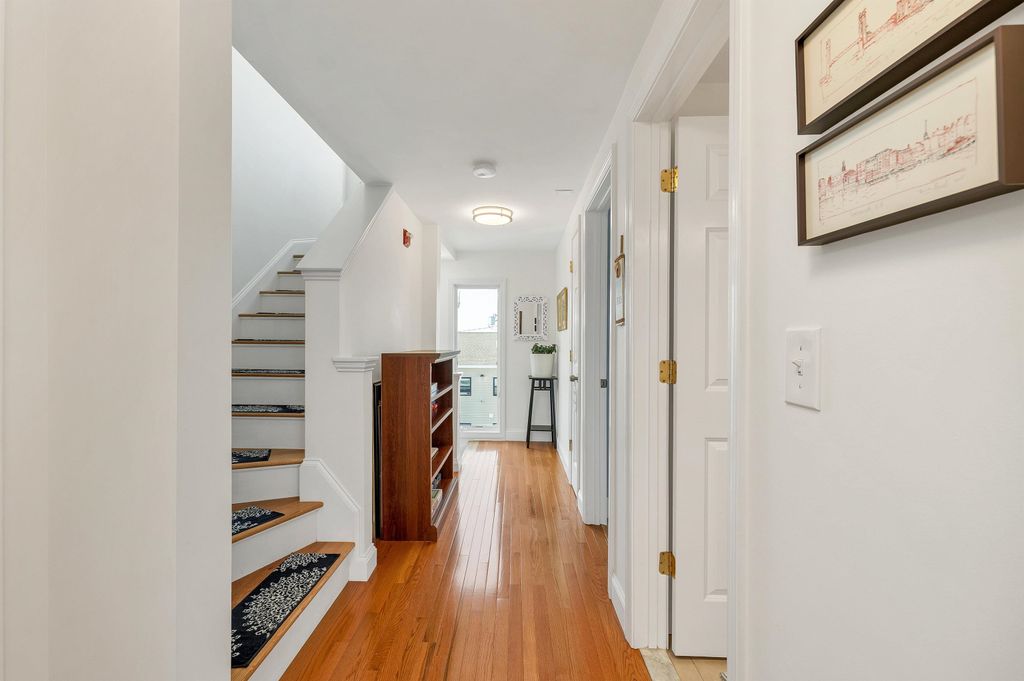 Image 34 of property listing at 35 Ashworth Ave # 3, Hampton, NH 03842