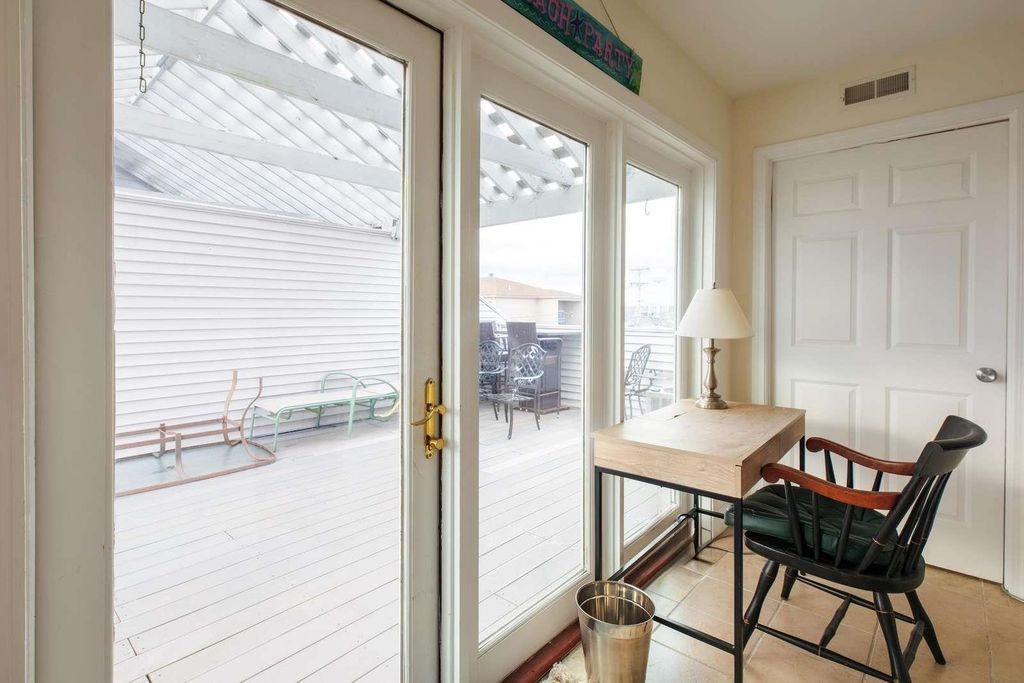 Image 37 of property listing at 35 Ashworth Ave # 3, Hampton, NH 03842