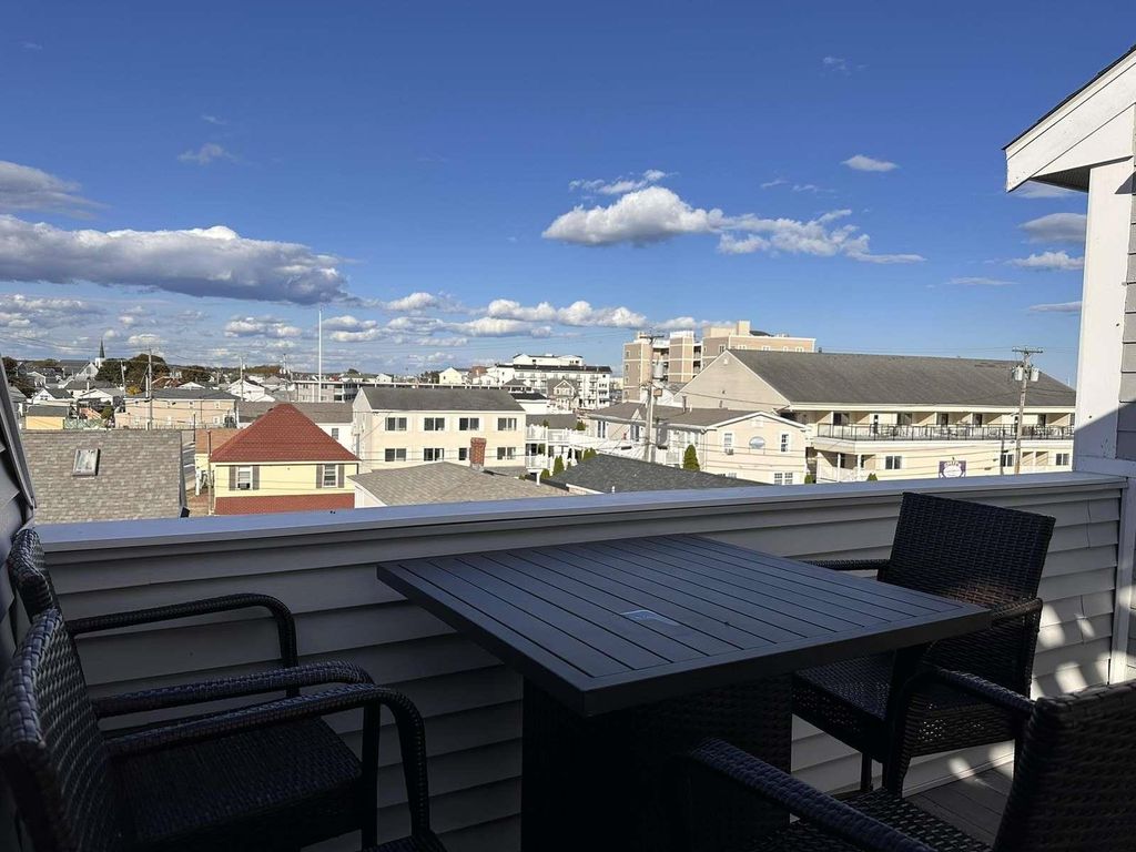 Image 5 of property listing at 35 Ashworth Ave # 3, Hampton, NH 03842