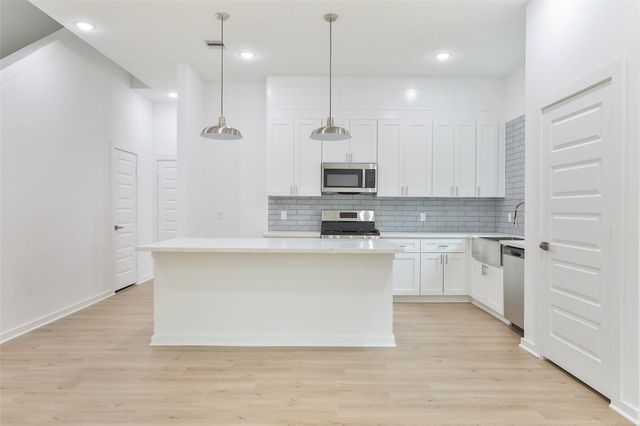 9349 Lavender St, North Houston, TX 77016