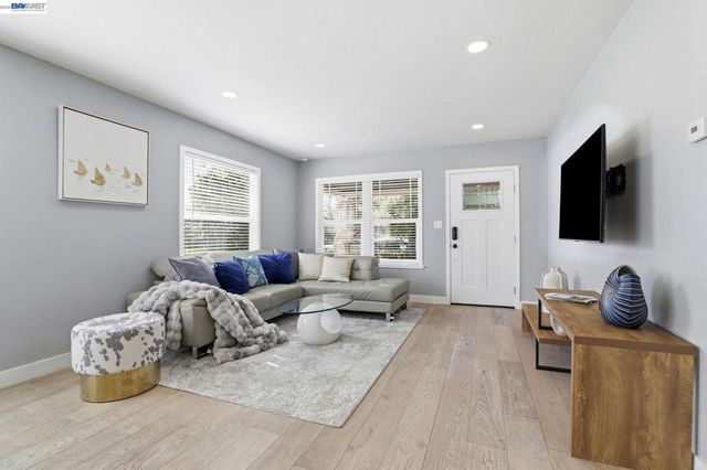 37286 3Rd St, Fremont, CA 94536