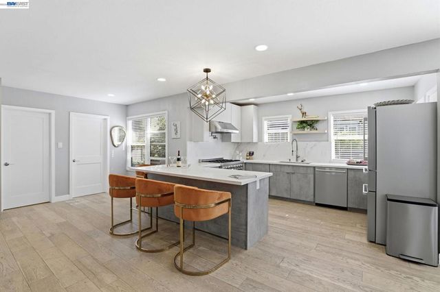 37286 3Rd St, Fremont, CA 94536