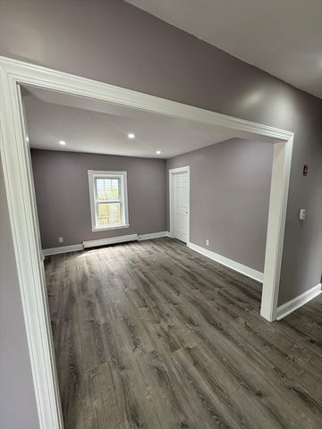 5 Lyman St, Worcester, MA 01603