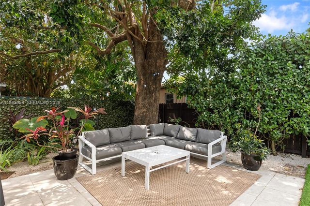 11810 W Biscayne Canal Road, Miami, FL 33161