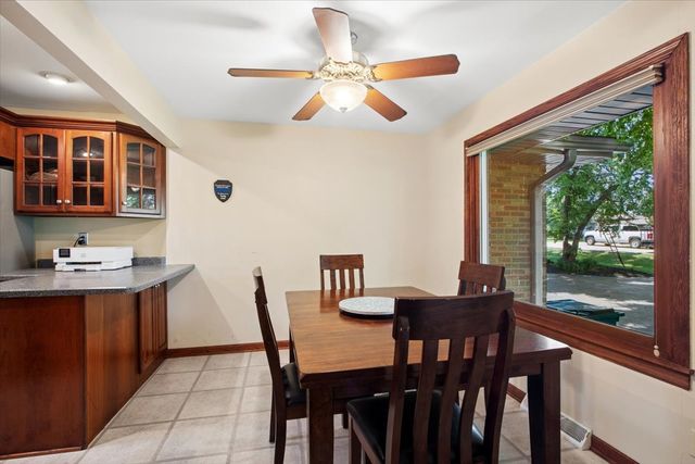 1219 121st Street, Lemont, IL 60439