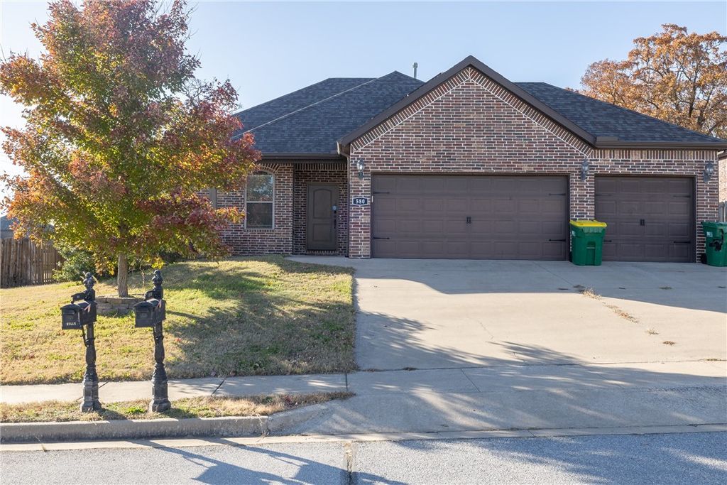 580 Lancaster Road, Centerton, AR 72719