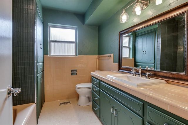3213 NW 61st Place, Oklahoma City, OK 73112