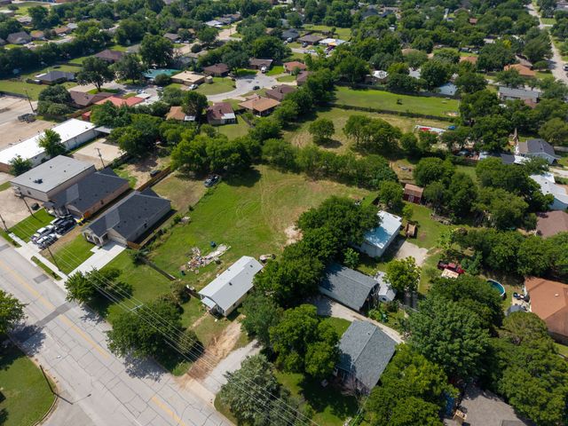 8815 Silver Creek Road, White Settlement, TX 76108