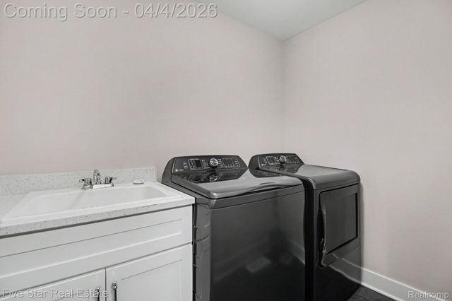 7842 Trailside Court, West Bloomfield Charter Township, MI 48323