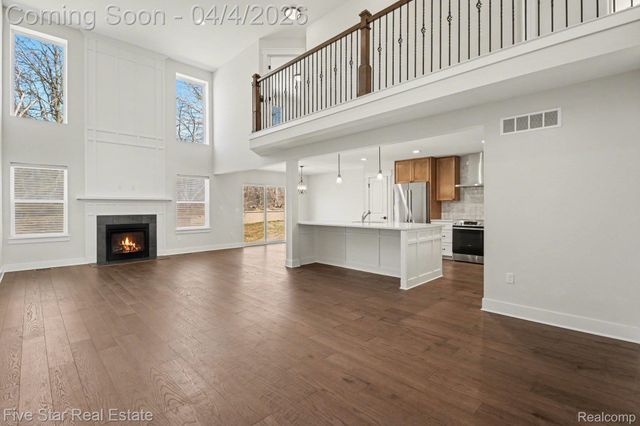 7842 Trailside Court, West Bloomfield Charter Township, MI 48323