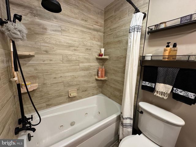 3412 COLONIAL CT, Allentown, PA 18104