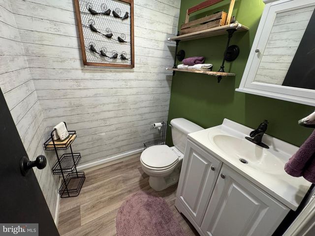 3412 COLONIAL CT, Allentown, PA 18104