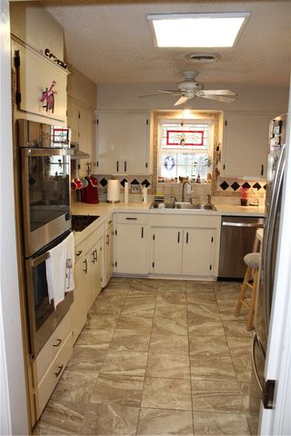 1716 Lawndale Dr, Kingsville, TX 78363