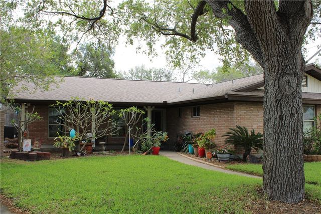 1716 Lawndale Dr, Kingsville, TX 78363
