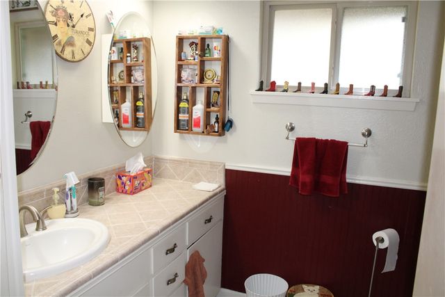 1716 Lawndale Dr, Kingsville, TX 78363