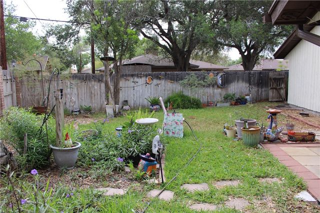 1716 Lawndale Dr, Kingsville, TX 78363