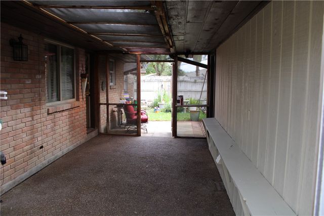 1716 Lawndale Dr, Kingsville, TX 78363