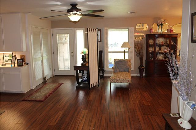 1716 Lawndale Dr, Kingsville, TX 78363