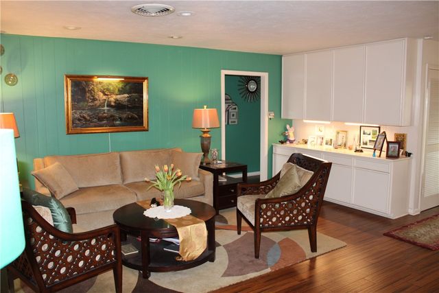 1716 Lawndale Dr, Kingsville, TX 78363