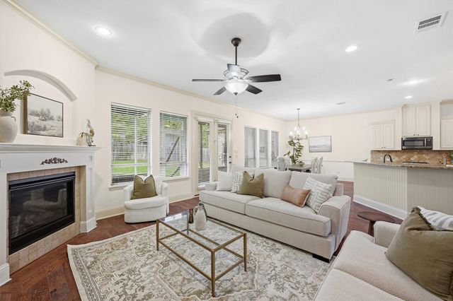 1107 Kiowa Drive E, Lake Kiowa, TX 76240