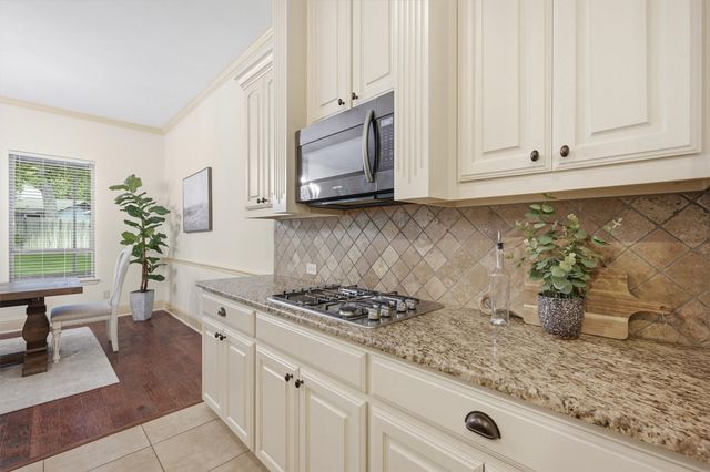 1107 Kiowa Drive E, Lake Kiowa, TX 76240