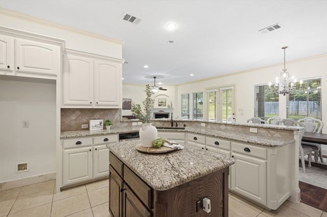 1107 Kiowa Drive E, Lake Kiowa, TX 76240