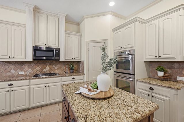 1107 Kiowa Drive E, Lake Kiowa, TX 76240