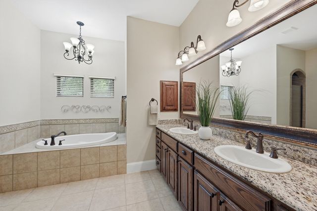 1107 Kiowa Drive E, Lake Kiowa, TX 76240