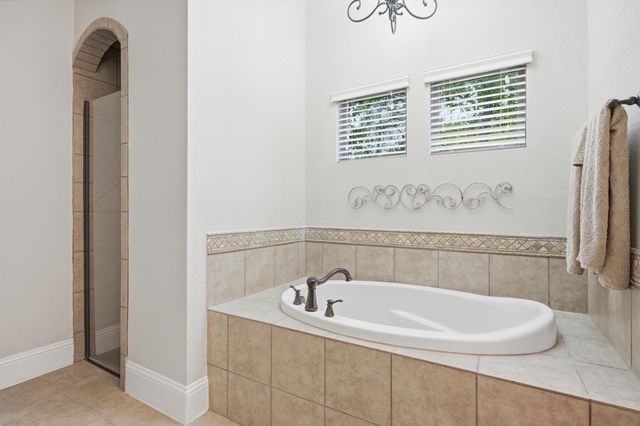 1107 Kiowa Drive E, Lake Kiowa, TX 76240
