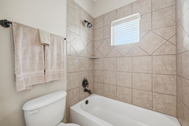1107 Kiowa Drive E, Lake Kiowa, TX 76240