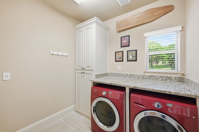 1107 Kiowa Drive E, Lake Kiowa, TX 76240