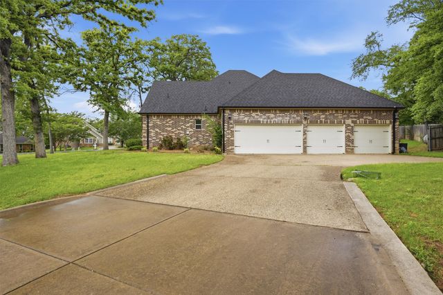 1107 Kiowa Drive E, Lake Kiowa, TX 76240