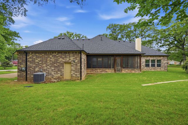 1107 Kiowa Drive E, Lake Kiowa, TX 76240