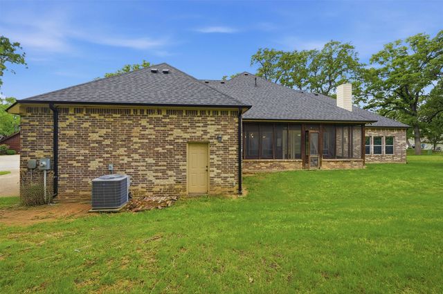 1107 Kiowa Drive E, Lake Kiowa, TX 76240
