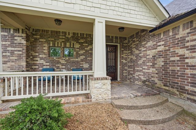 1107 Kiowa Drive E, Lake Kiowa, TX 76240