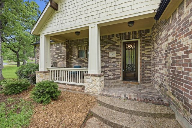 1107 Kiowa Drive E, Lake Kiowa, TX 76240