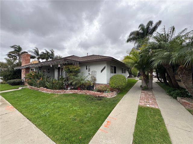 16632 Goldenwest Street 4, Huntington Beach, CA 92647
