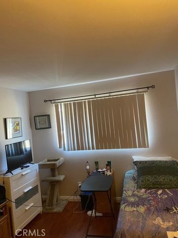 16632 Goldenwest Street 4, Huntington Beach, CA 92647