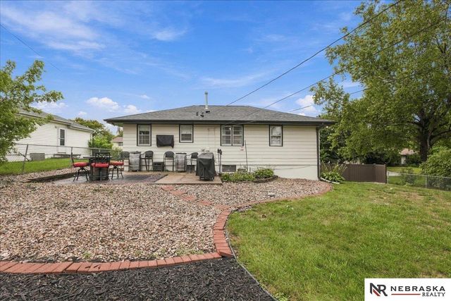 7741 Richmond Drive, Omaha, NE 68134