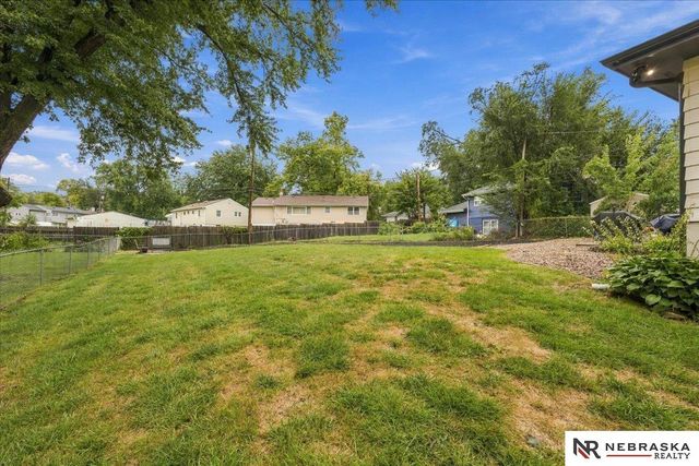 7741 Richmond Drive, Omaha, NE 68134