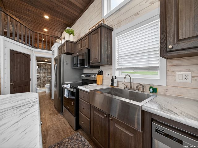 5386 Ranch Road 1376 UNIT 205, Fredericksburg, TX 78624