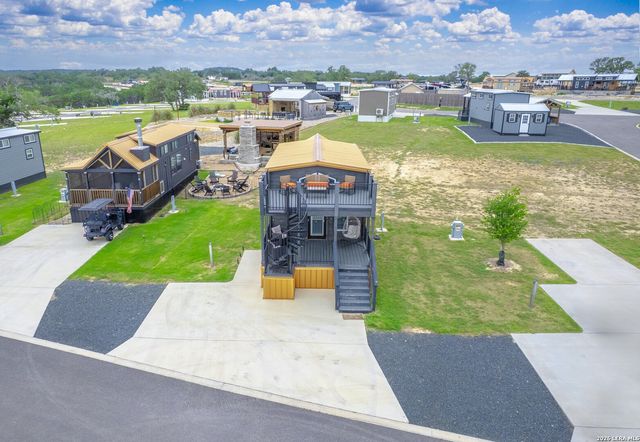 5386 Ranch Road 1376 UNIT 205, Fredericksburg, TX 78624