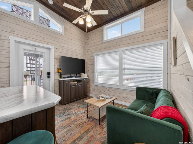5386 Ranch Road 1376 UNIT 205, Fredericksburg, TX 78624