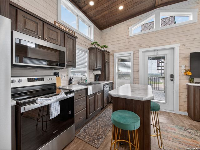 5386 Ranch Road 1376 UNIT 205, Fredericksburg, TX 78624