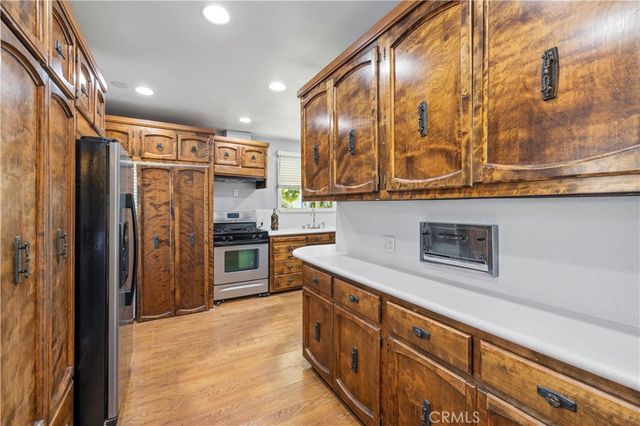 8449 Glencrest Drive, Sun Valley, CA 91352