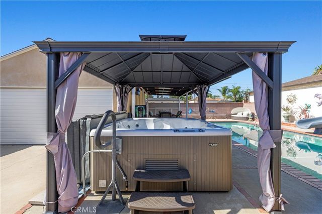 8449 Glencrest Drive, Sun Valley, CA 91352